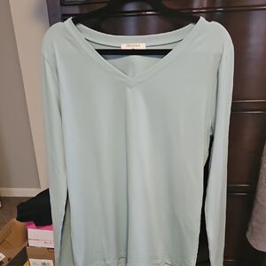 Zenana Outfitters Women's Soft Blue Long Sleeve V-Neck Tee